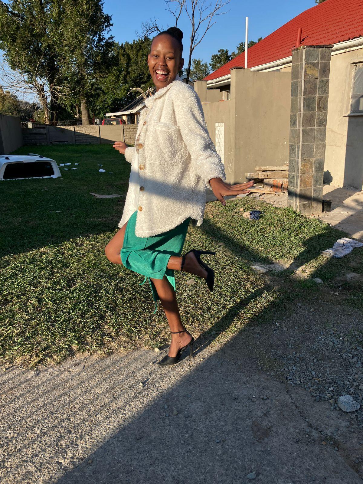 Profile picture of Lona Mfukuli